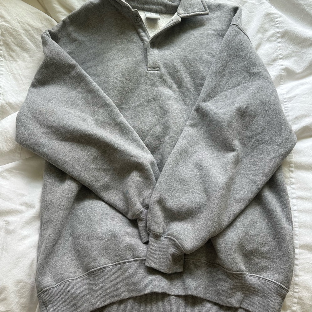 Gray Collared Sweatshirt Aritzia